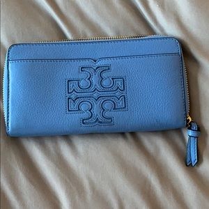 AUTHENTIC TORY BURCH WALLET